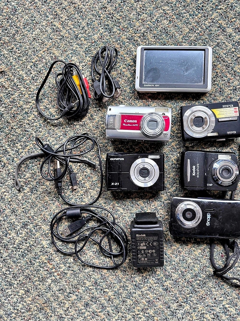 Digital Camera Lot - Picture 3 of 10